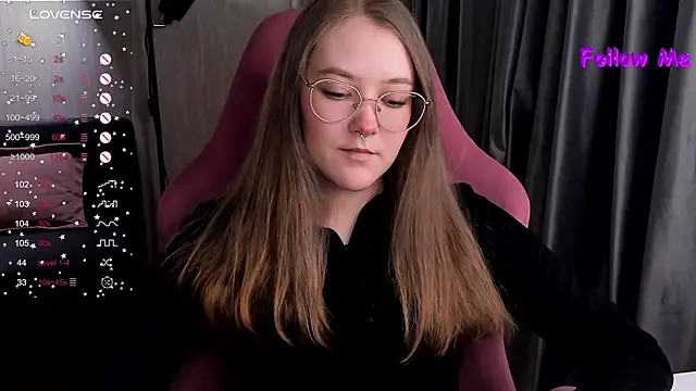 Snapshot of bunny_bubble chatting on 12.20.25 bunny bubble online show from 12.20.25