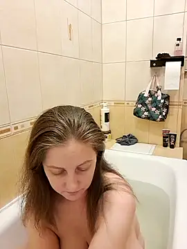 Snapshot of Sakura_Green chatting on 12.17.24 Sakura Green online show from 12.17.24