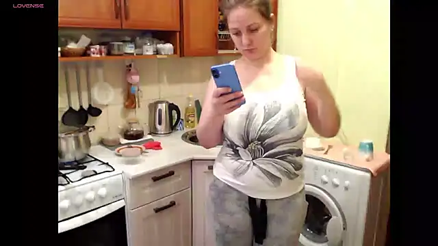 Snapshot of Sakura_Green chatting on 03.11.25 Sakura Green online show from 03.11.25