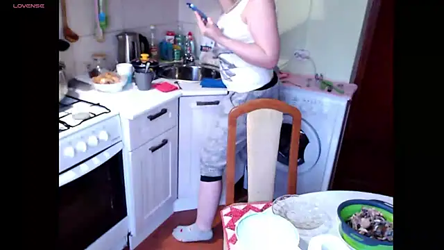 Snapshot of Sakura_Green chatting on 03.19.25 Sakura Green online show from 03.19.25