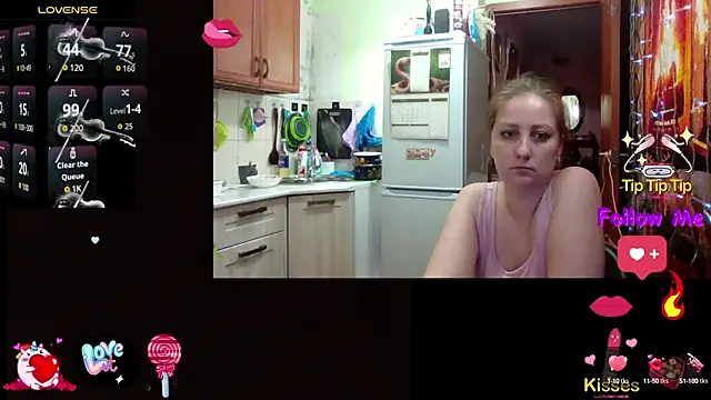 Snapshot of Sakura_Green chatting on 10.05.25 Sakura Green online show from 10.05.25