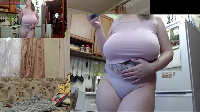 Snapshot of Sakura_Green chatting on 10.12.25 Sakura Green online show from 10.12.25