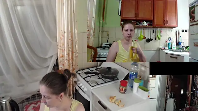 Snapshot of Sakura_Green chatting on 11.04.25 Sakura Green online show from 11.04.25