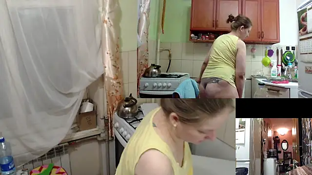 Snapshot of Sakura_Green chatting on 11.04.25 Sakura Green online show from 11.04.25