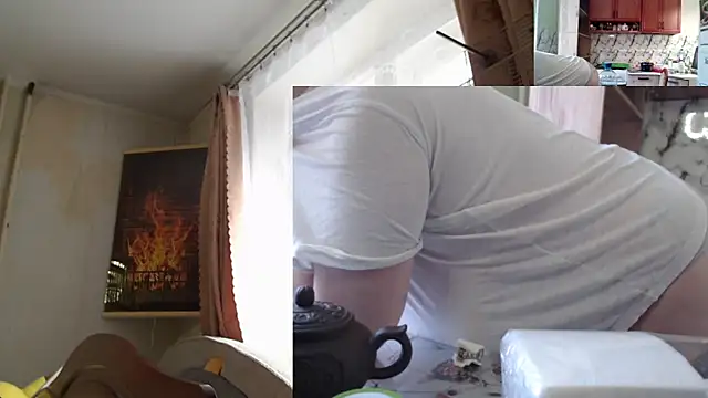 Snapshot of Sakura_Green chatting on 11.19.25 Sakura Green online show from 11.19.25