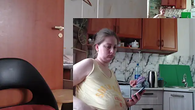 Snapshot of Sakura_Green chatting on 11.21.25 Sakura Green online show from 11.21.25