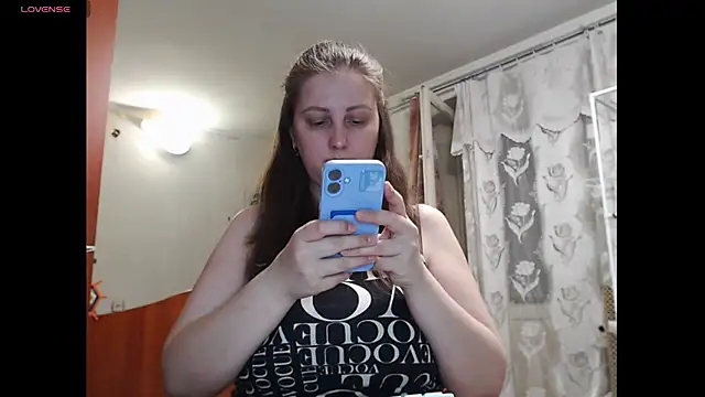 Snapshot of Sakura_Green chatting on 12.02.25 Sakura Green online show from 12.02.25