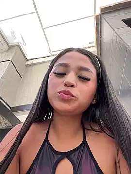 Snapshot of Juli_Walker chatting on 12.12.24 Juli Walker online show from 12.12.24