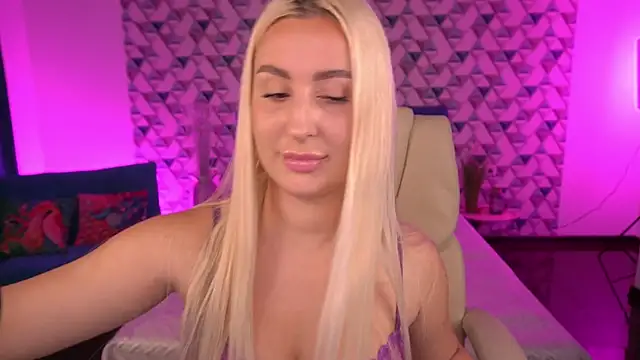 Snapshot of LiaBrazzerr chatting on 05.16.26 LiaBrazzerr online show from 05.16.26
