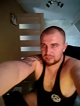 Snapshot of Foxyshaved chatting on 04.09.26 Foxyshaved online show from 04.09.26