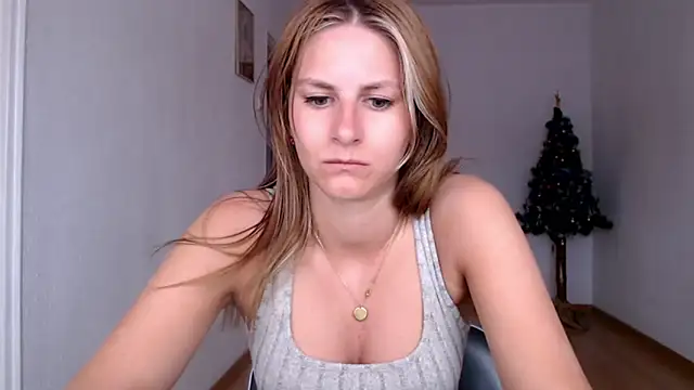 Snapshot of DagmarieFlirt chatting on 01.17.25 DagmarieFlirt online show from 01.17.25