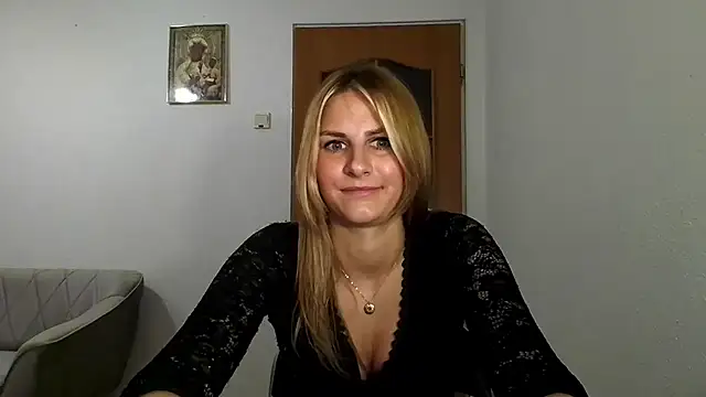 Snapshot of DagmarieFlirt chatting on 01.29.25 DagmarieFlirt online show from 01.29.25