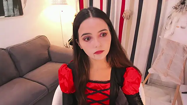 Snapshot of Raychell_Black chatting on 10.27.25 Raychell Black online show from 10.27.25