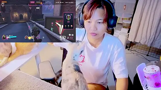 Snapshot of Kana_G chatting on 06.11.26 Kana G online show from 06.11.26