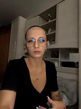 emma4xxx online show from 09.23.25