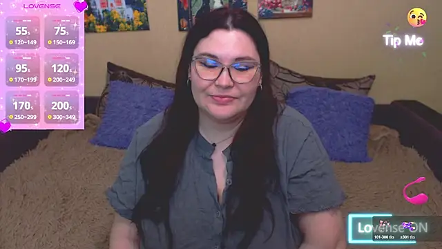 Snapshot of JuliaKeln chatting on 05.30.26 JuliaKeln online show from 05.30.26