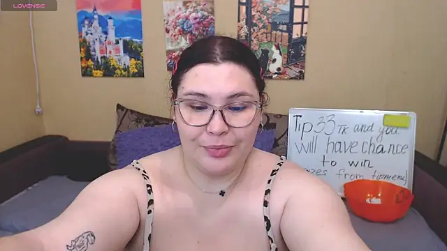 Snapshot of JuliaKeln chatting on 07.13.26 JuliaKeln online show from 07.13.26
