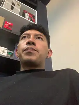 Snapshot of Chocolatito26 chatting on 02.19.25 Chocolatito26 online show from 02.19.25