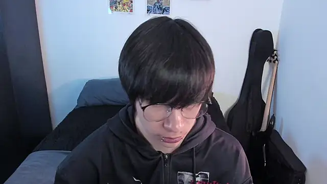 Snapshot of Aventure_Twinks chatting on 05.15.26 Aventure Twinks online show from 05.15.26
