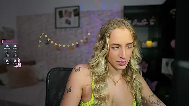 Nicolette  Shea  online show from 03.11.25