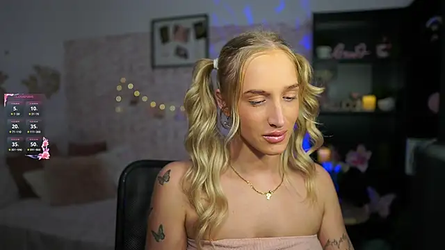 Nicolette  Shea  online show from 03.14.25