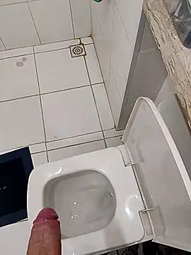 Snapshot of Felipe310597 chatting on 02.19.25 Felipe310597 online show from 02.19.25