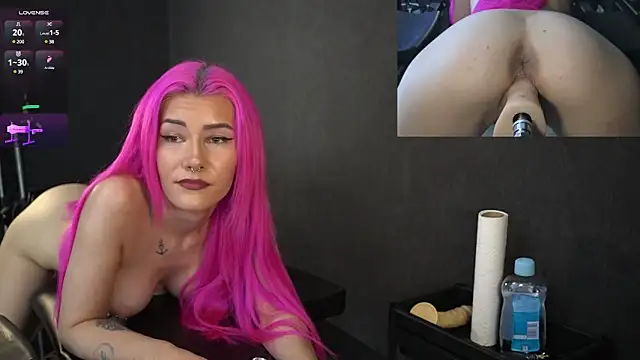 Snapshot of ClaraStylezZ chatting on 01.05.25 ClaraStylezZ online show from 01.05.25