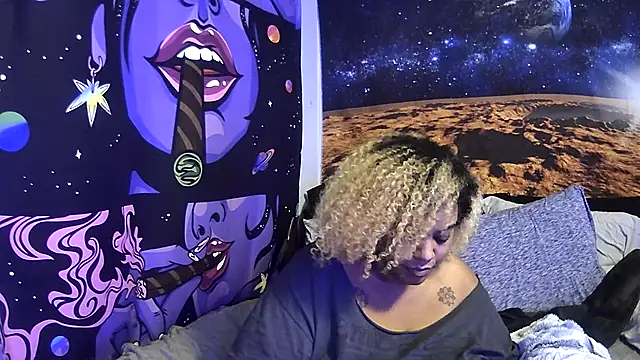 Snapshot of AutumnHart chatting on 12.11.24 AutumnHart online show from 12.11.24