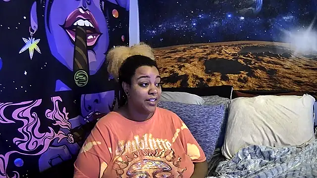 Snapshot of AutumnHart chatting on 12.14.24 AutumnHart online show from 12.14.24