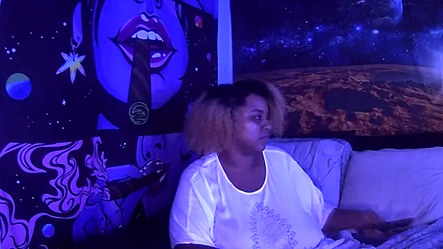 Snapshot of AutumnHart chatting on 12.16.24 AutumnHart online show from 12.16.24