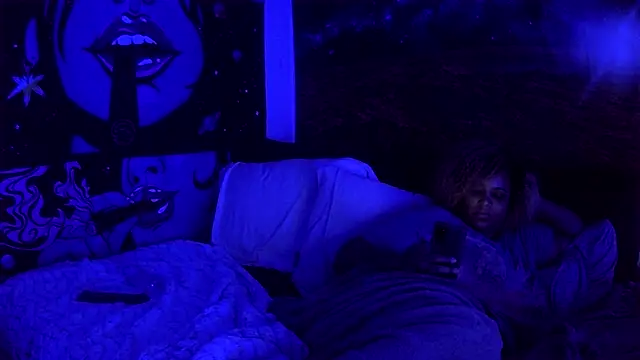 Snapshot of AutumnHart chatting on 12.20.24 AutumnHart online show from 12.20.24