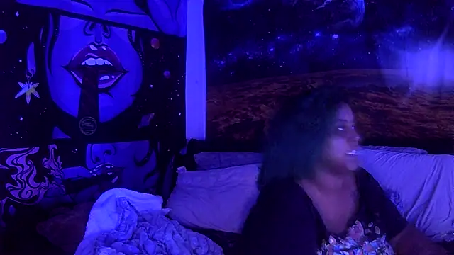 Snapshot of AutumnHart chatting on 12.27.24 AutumnHart online show from 12.27.24