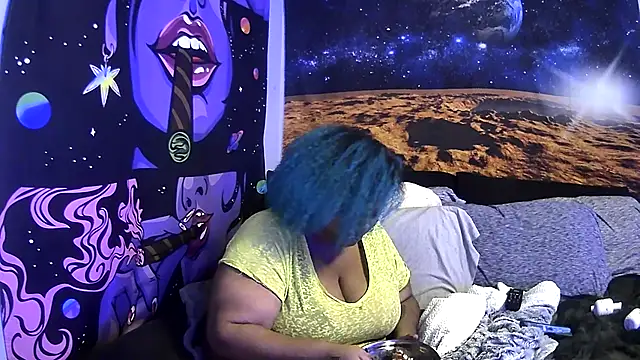 Snapshot of AutumnHart chatting on 12.31.24 AutumnHart online show from 12.31.24