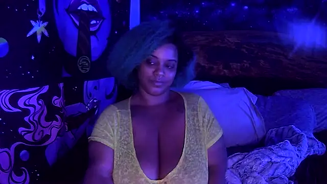 Snapshot of AutumnHart chatting on 01.01.25 AutumnHart online show from 01.01.25