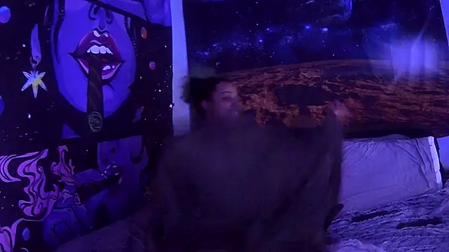 Snapshot of AutumnHart chatting on 02.04.25 AutumnHart online show from 02.04.25