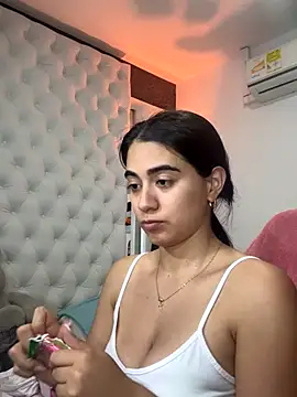 ZarahEvans online show from 11.18.25