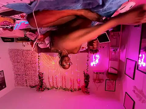 Snapshot of VixenCapri chatting on 02.11.26 VixenCapri online show from 02.11.26