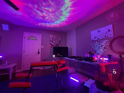 Snapshot of VixenCapri chatting on 03.13.26 VixenCapri online show from 03.13.26