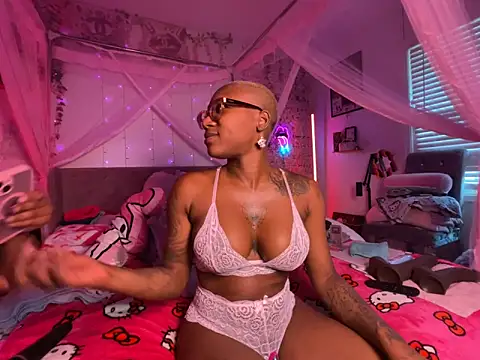 VixenCapri online show from 04.29.26