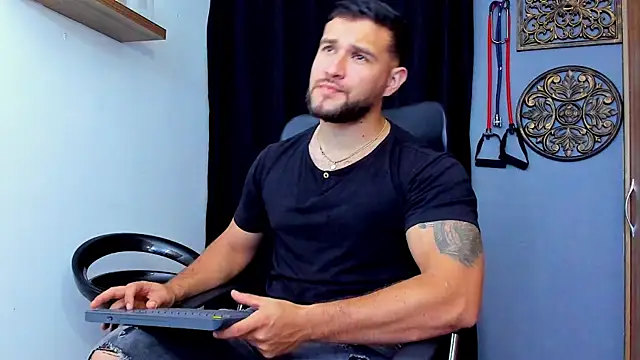 Snapshot of AndrewDiaz chatting on 01.12.26 AndrewDiaz online show from 01.12.26