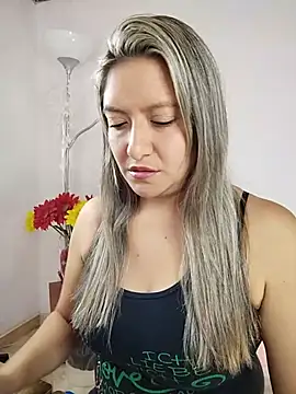 valeriahunter1 online show from 06.25.26