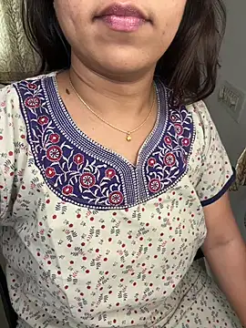 Snapshot of kannadatelugugirl chatting on 12.18.24 kannadatelugugirl online show from 12.18.24