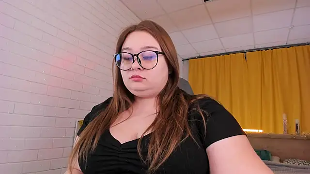 Snapshot of KimberlyMaran chatting on 01.05.25 KimberlyMaran online show from 01.05.25