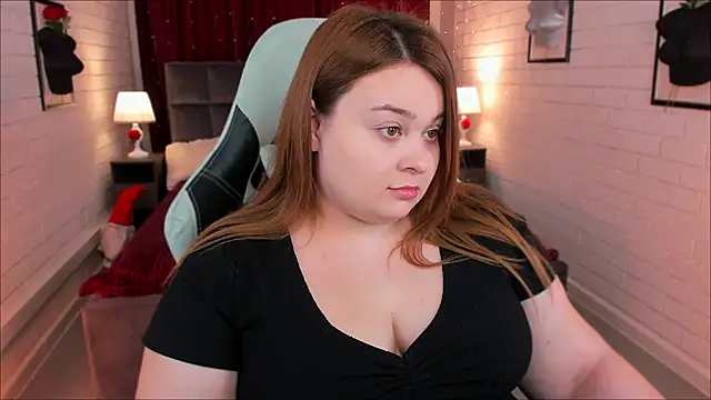 Snapshot of KimberlyMaran chatting on 02.18.25 KimberlyMaran online show from 02.18.25