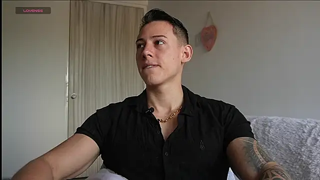 Snapshot of Muscle_King_Cum chatting on 06.02.26 Muscle King Cum online show from 06.02.26