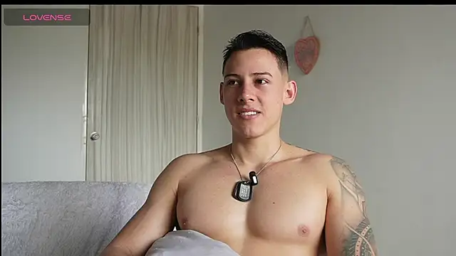Snapshot of Muscle_King_Cum chatting on 06.17.26 Muscle King Cum online show from 06.17.26