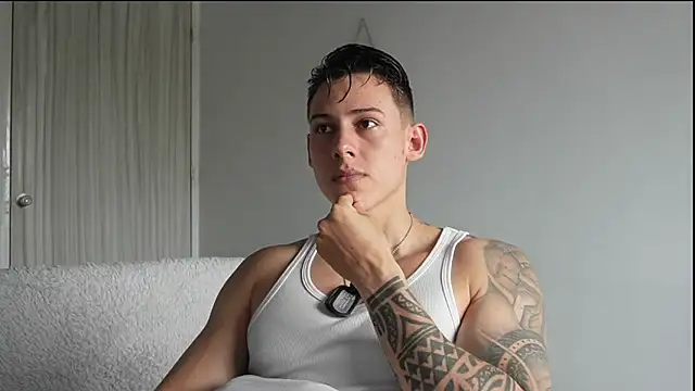 Snapshot of Muscle_King_Cum chatting on 06.22.26 Muscle King Cum online show from 06.22.26