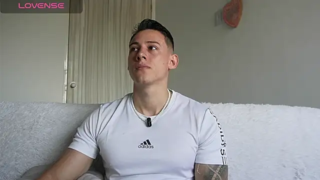 Snapshot of Muscle_King_Cum chatting on 07.22.26 Muscle King Cum online show from 07.22.26