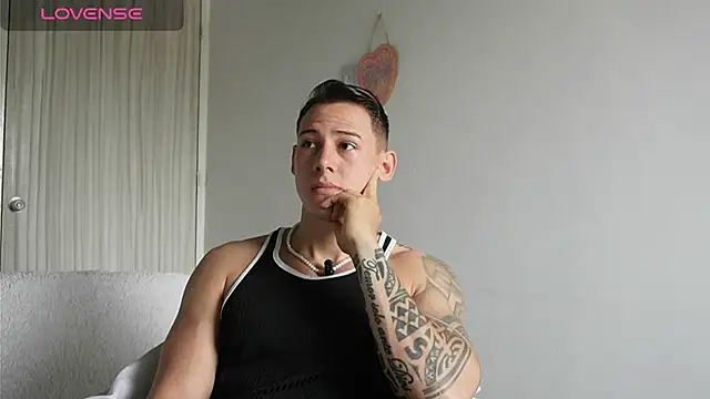 Snapshot of Muscle_King_Cum chatting on 08.04.26 Muscle King Cum online show from 08.04.26