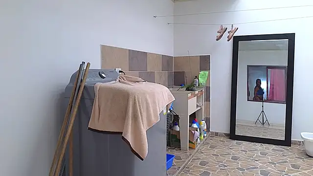 Snapshot of tatiana_big_ass_boobs chatting on 10.28.25 tatiana big ass boobs online show from 10.28.25